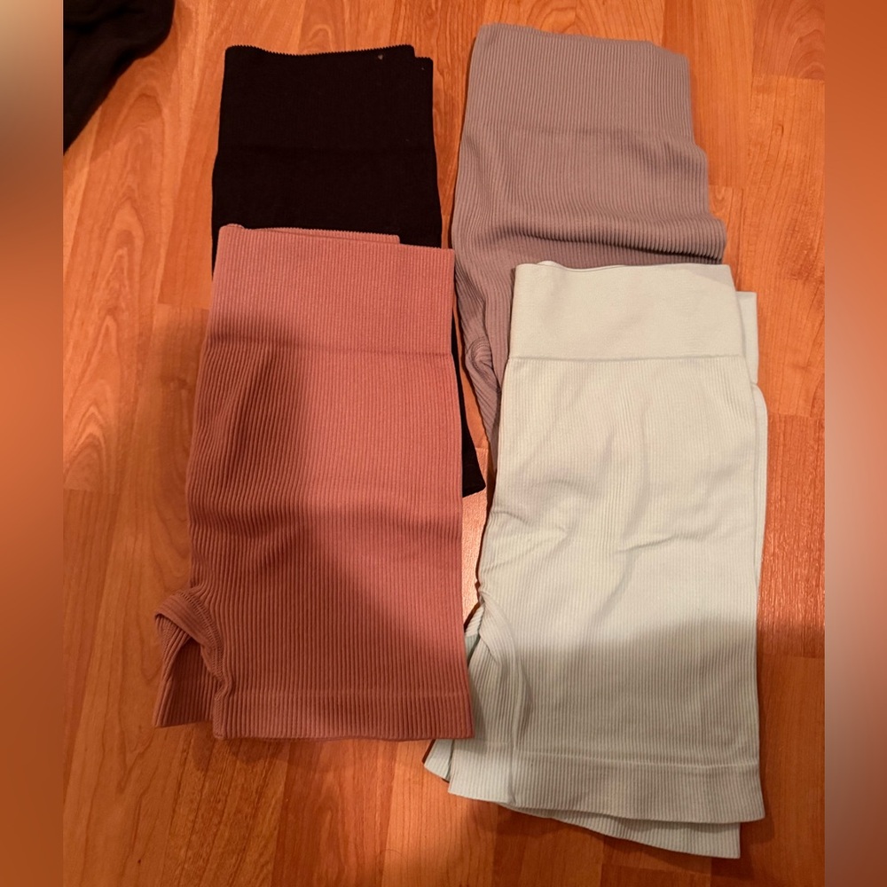 Women's Multi-Color Ribbed Shorts Set - Picture 2 of 3